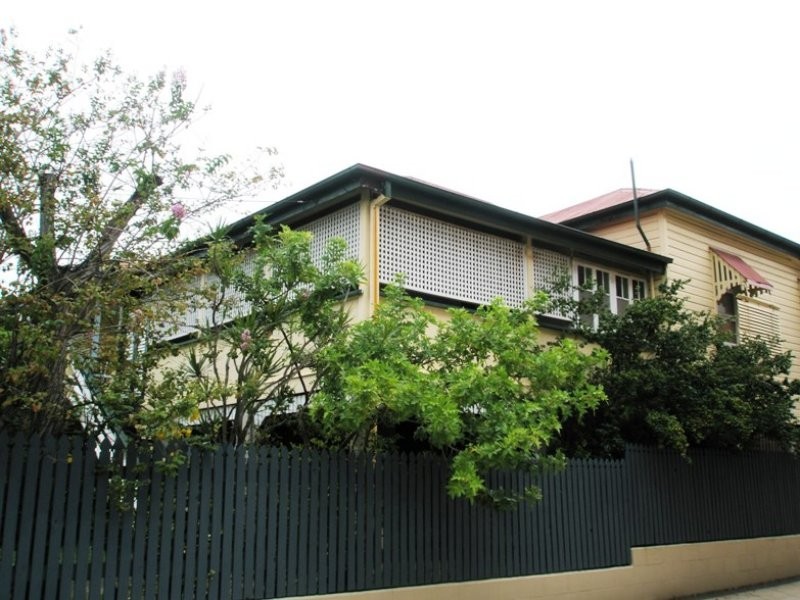 23 Vera Street, Greenslopes QLD 4120