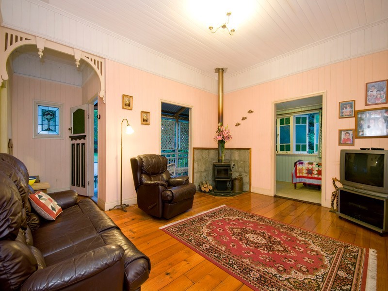 27 Sixth Ave, Kedron QLD 4031