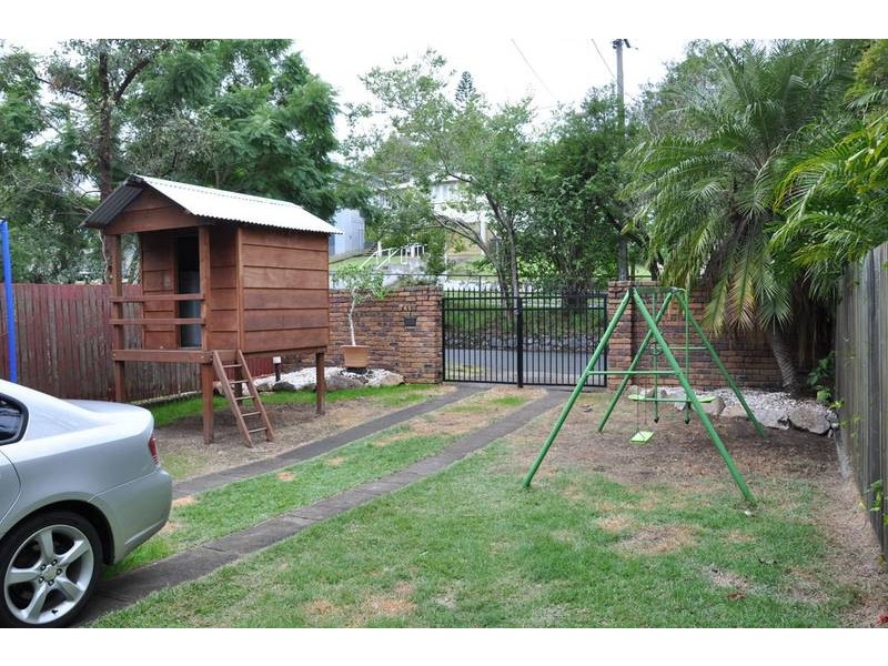 52 Lizzie Street, Bardon QLD 4065
