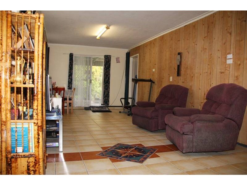 1 Christine Street, North Booval QLD 4304