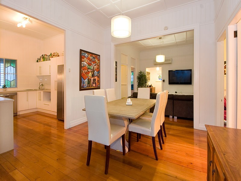 39 Kinmond Ave, Wavell Heights QLD 4012