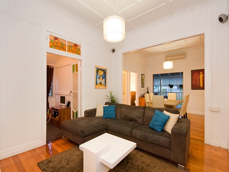 39 Kinmond Ave, Wavell Heights QLD 4012