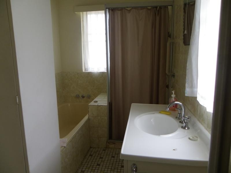 24 Glossop Street, Brassall QLD 4305