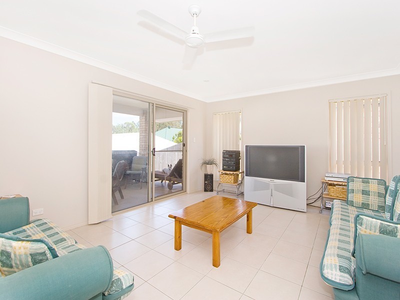 15 Marigold Close, Springfield Lakes QLD 4300