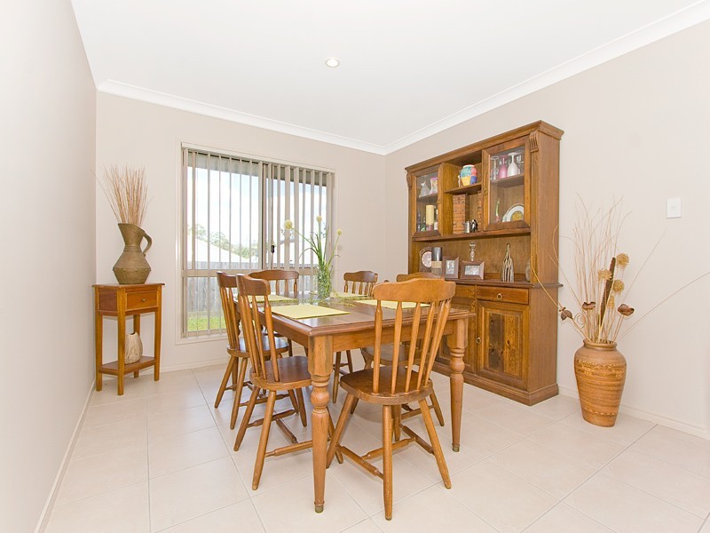15 Marigold Close, Springfield Lakes QLD 4300