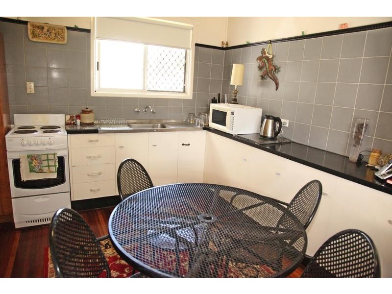 6 Phillip Street, One Mile QLD 4305