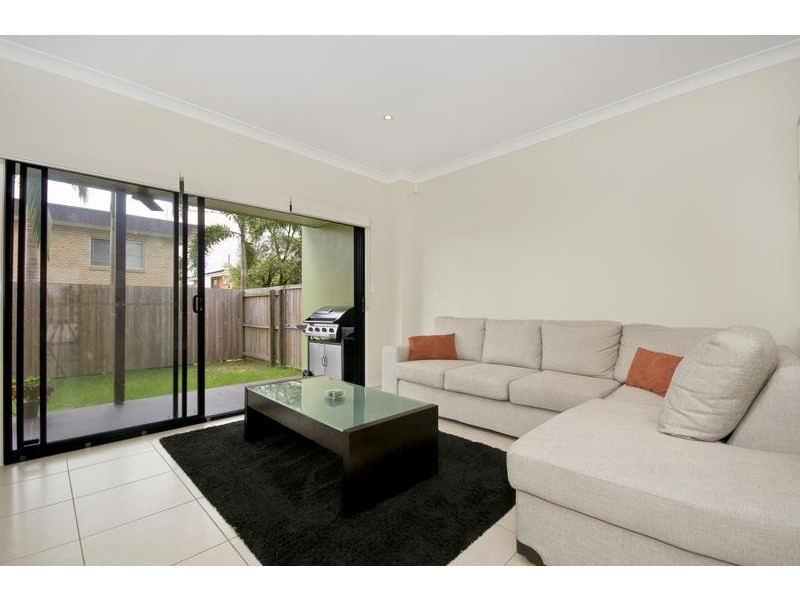 2/7 Bradley Ave, Kedron QLD 4031