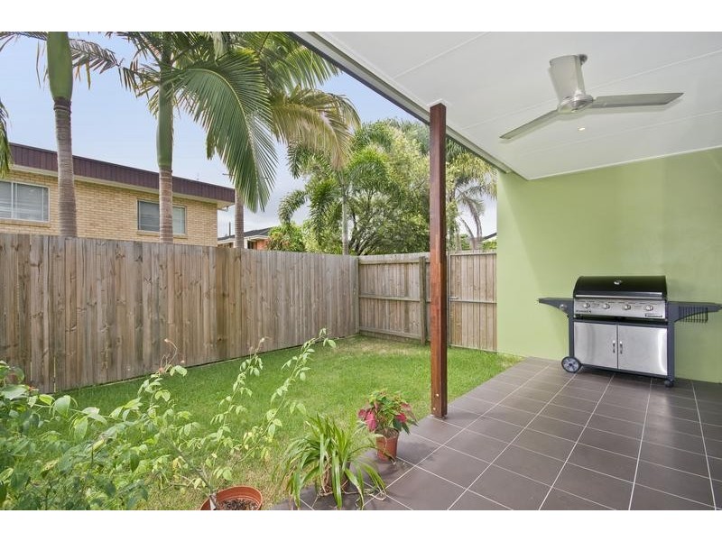 2/7 Bradley Ave, Kedron QLD 4031