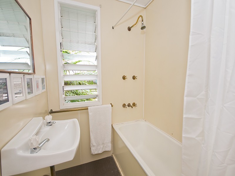 40 Rosalie Street, Bardon QLD 4065