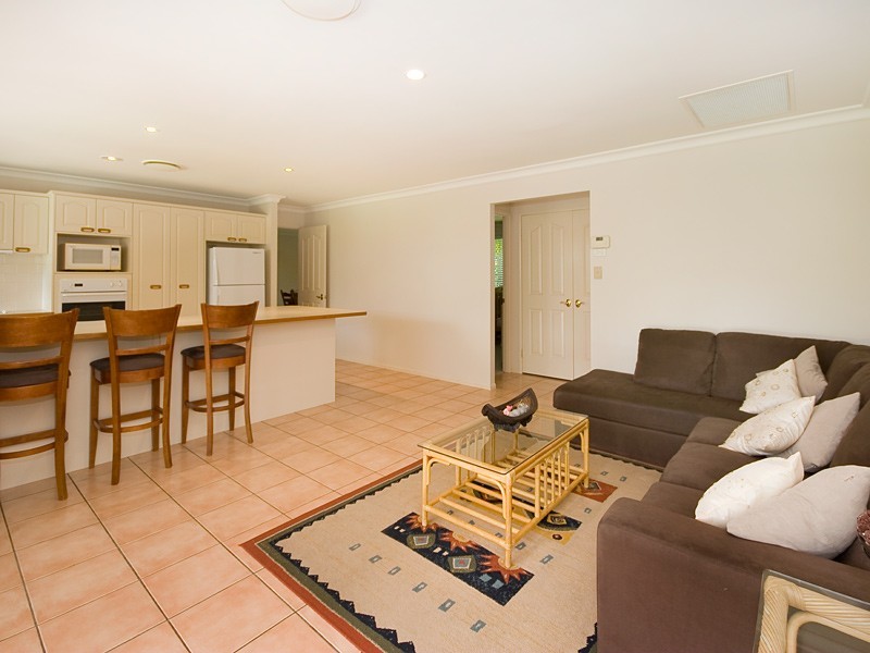 8 Inverpine Court, Petrie QLD 4502