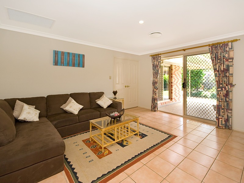 8 Inverpine Court, Petrie QLD 4502