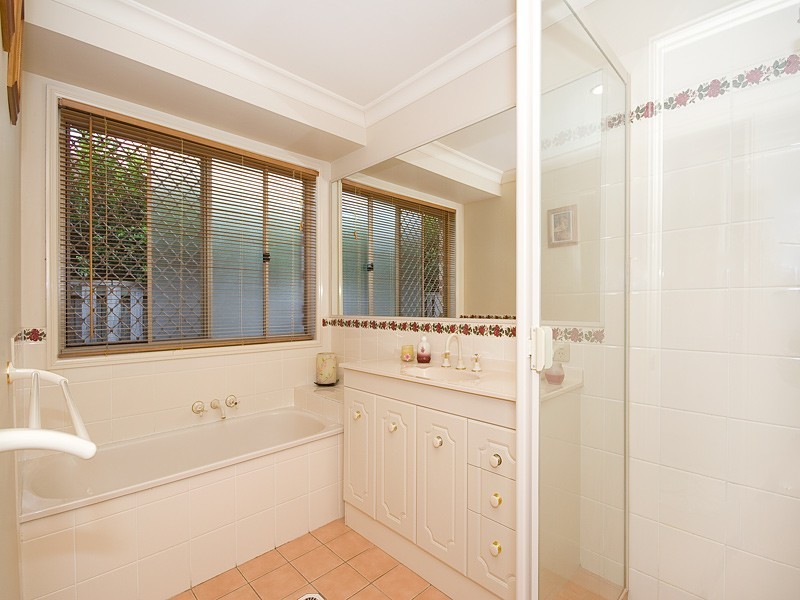 8 Inverpine Court, Petrie QLD 4502