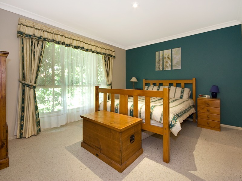 8 Inverpine Court, Petrie QLD 4502