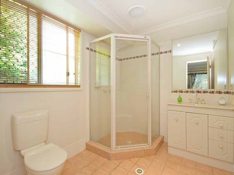 8 Inverpine Court, Petrie QLD 4502