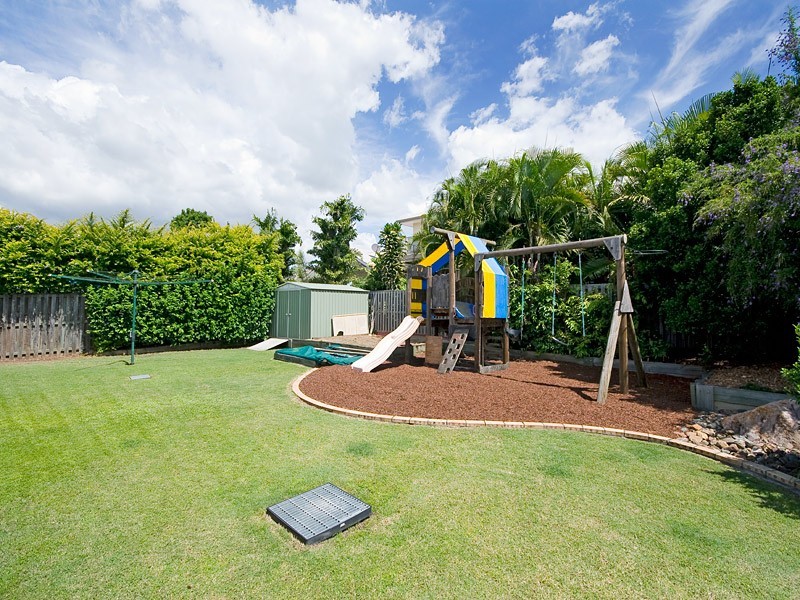 8 Inverpine Court, Petrie QLD 4502