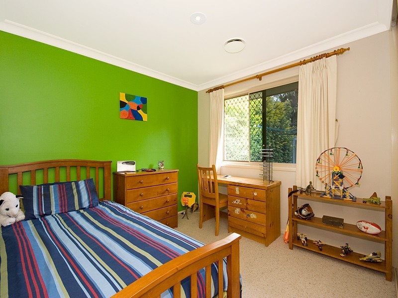 8 Inverpine Court, Petrie QLD 4502