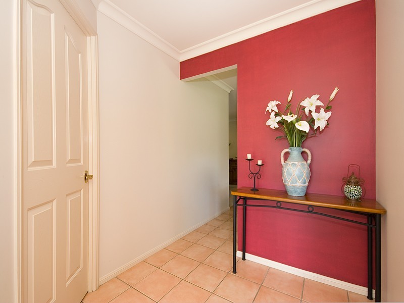 8 Inverpine Court, Petrie QLD 4502