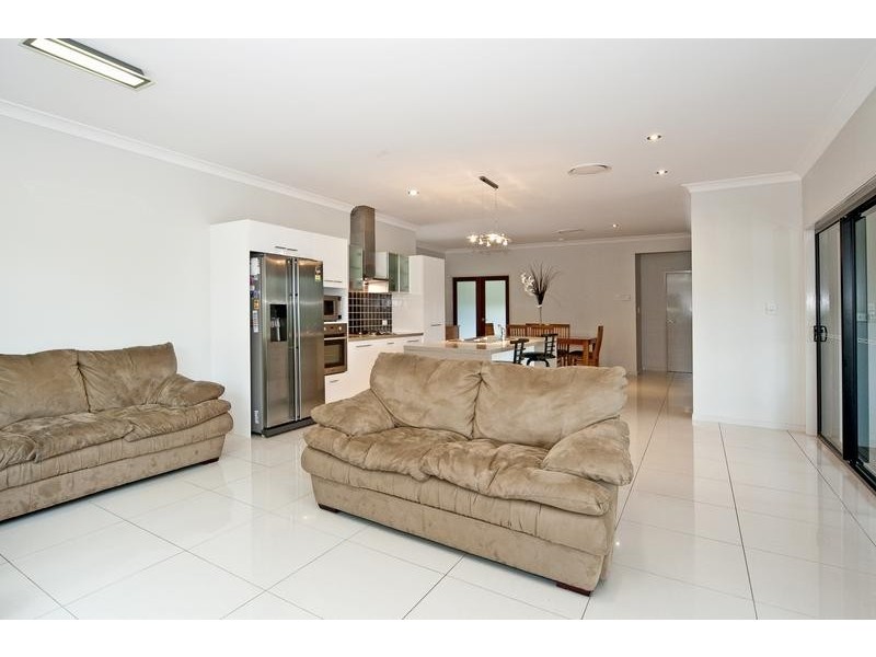 24 Raven Court, Karalee QLD 4306