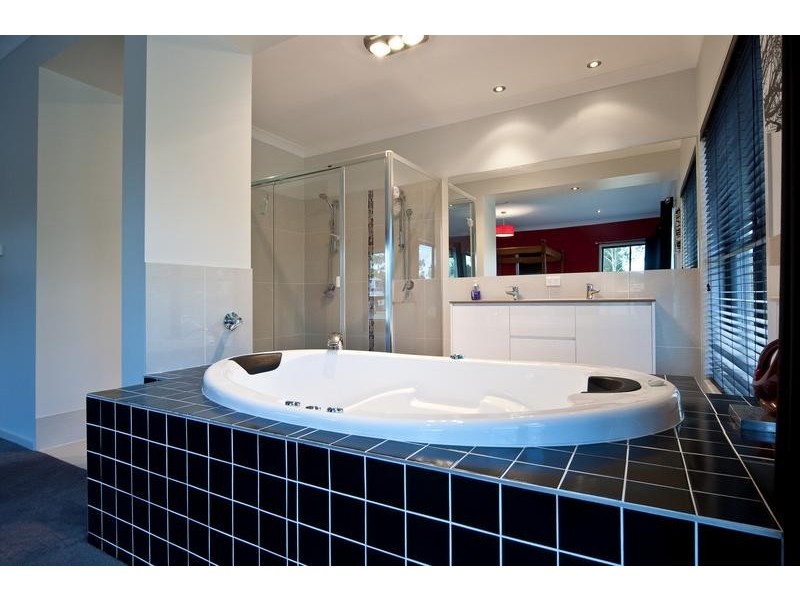 24 Raven Court, Karalee QLD 4306