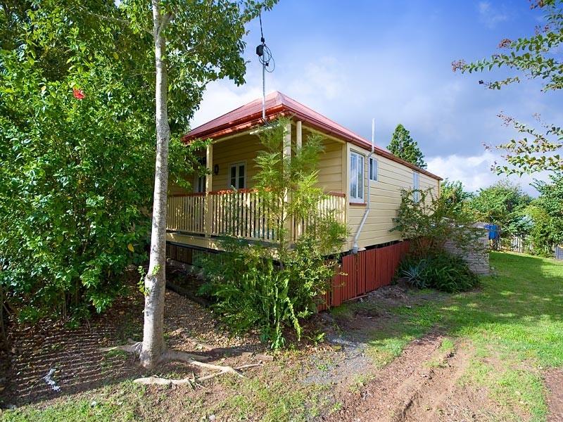 19 North Station Road, North Booval QLD 4304