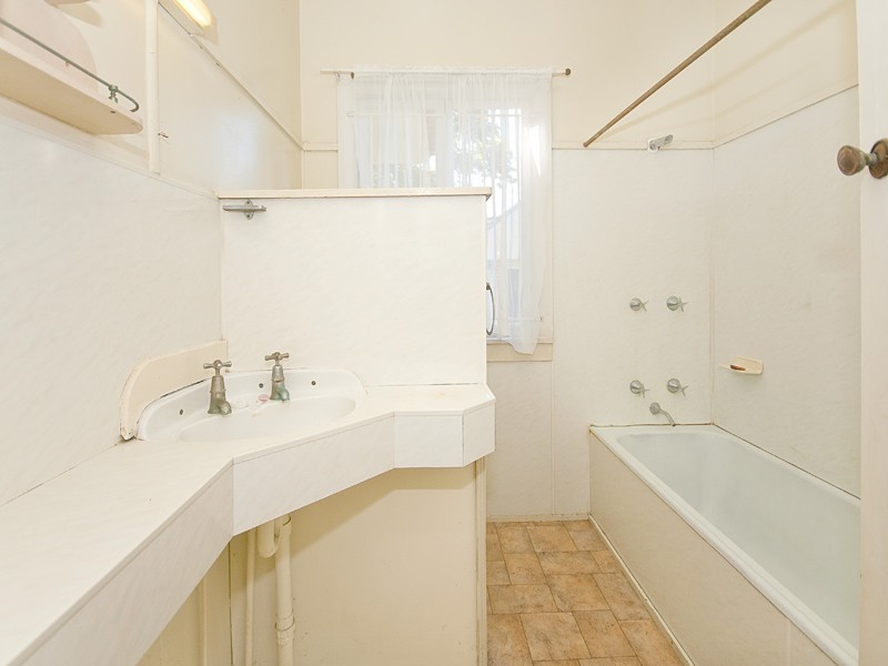 102 Capella Street, Coorparoo QLD 4151