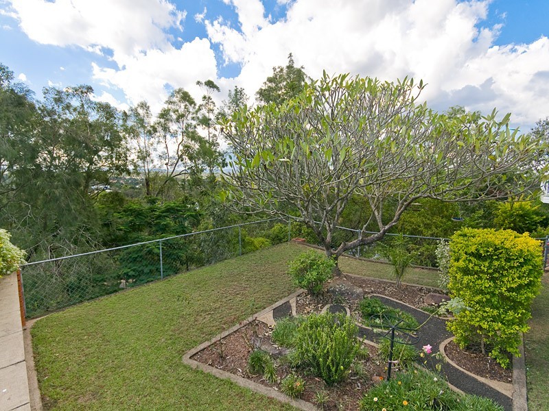 67 Stephenson St, Coalfalls QLD 4305
