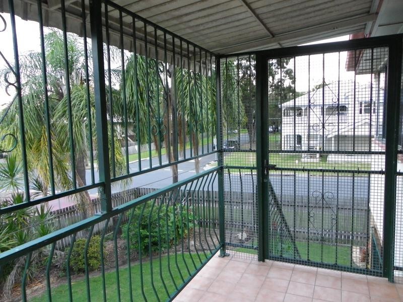 2/73 Primrose Street, Sherwood QLD 4075