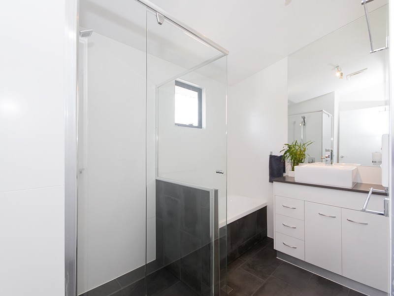 1/39 Kinmond Ave, Wavell Heights QLD 4012