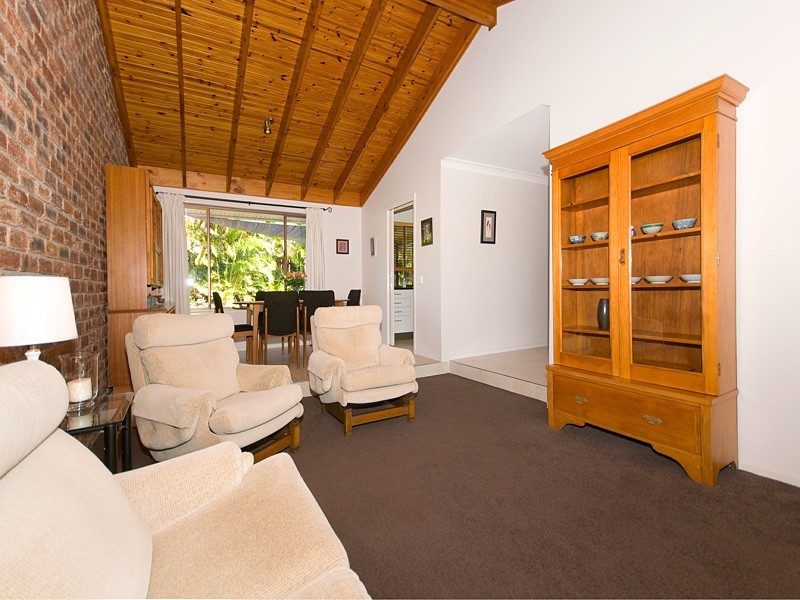 10 Kiama Crescent, Ferny Hills QLD 4055