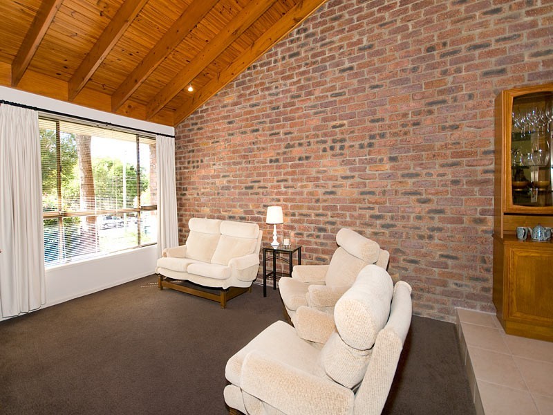 10 Kiama Crescent, Ferny Hills QLD 4055