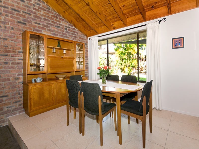 10 Kiama Crescent, Ferny Hills QLD 4055