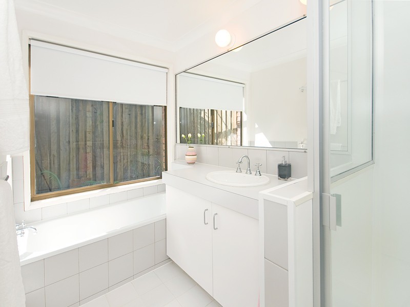 10 Kiama Crescent, Ferny Hills QLD 4055