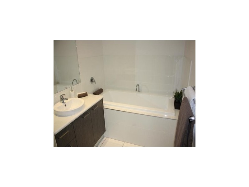 31 Vivian Hancock Drive, North Booval QLD 4304