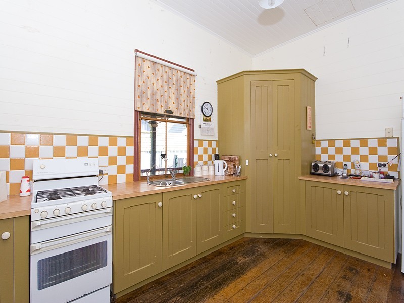 15 Hill Street, North Ipswich QLD 4305