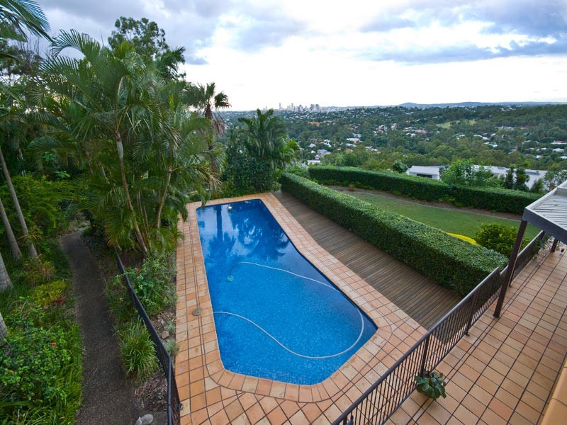 126 Buckingham Street, Ashgrove QLD 4060