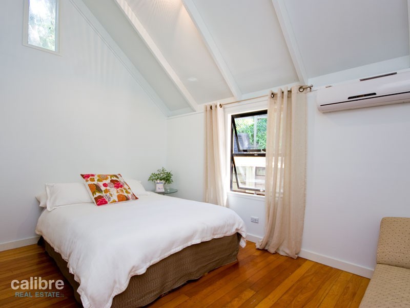 71 Forrester Terrace, Bardon QLD 4065