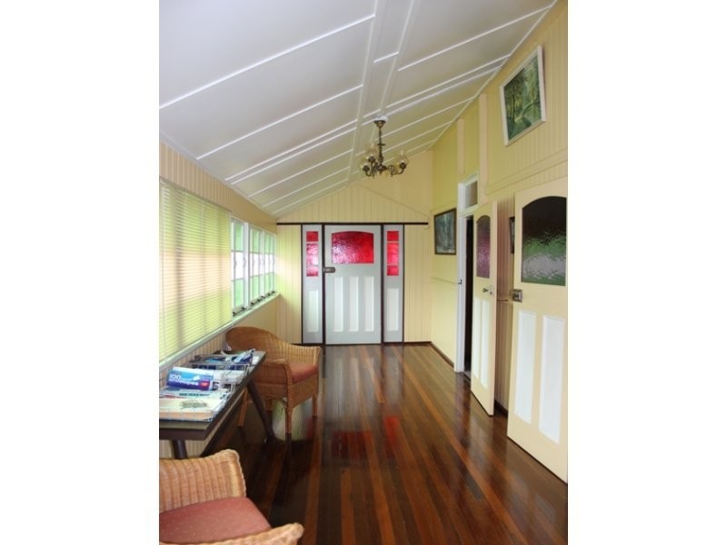 77 Chermside Road, Newtown QLD 4305