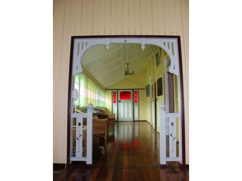77 Chermside Road, Newtown QLD 4305