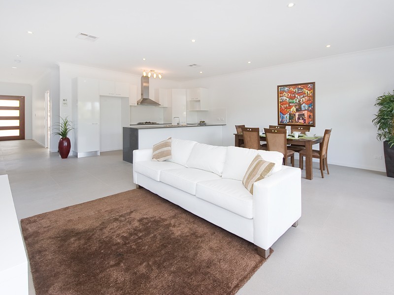 39 Kinmond Ave, Wavell Heights QLD 4012