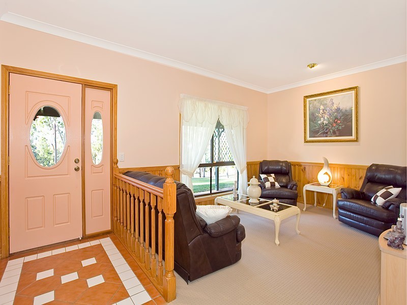 8 Frigo Court, Bunya QLD 4055