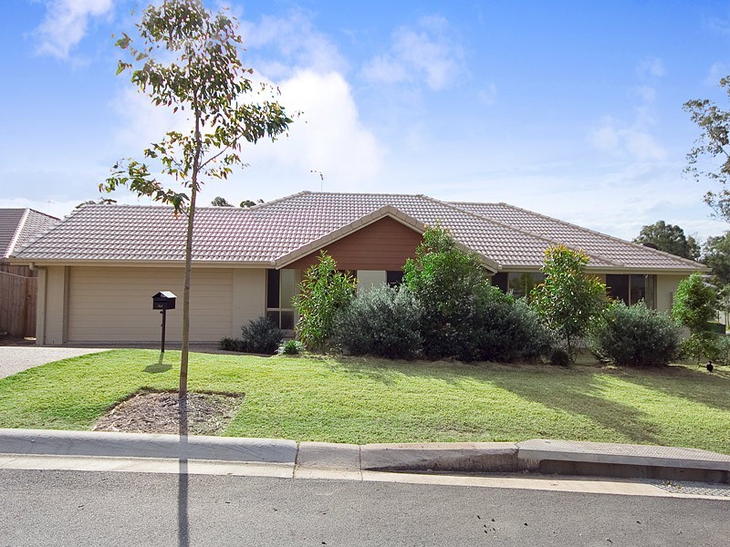 9 Tewantin Way, Waterford QLD 4133
