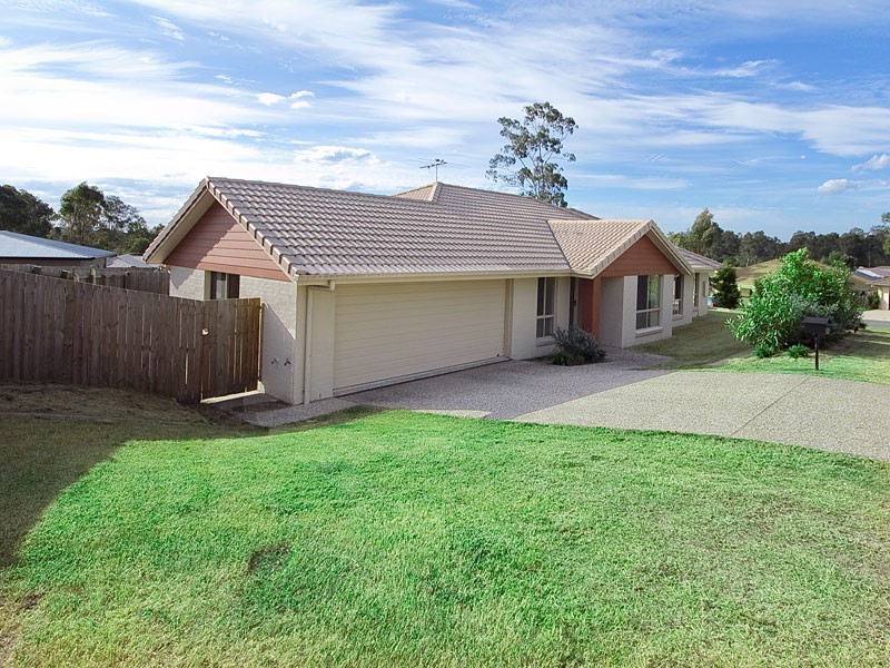 9 Tewantin Way, Waterford QLD 4133