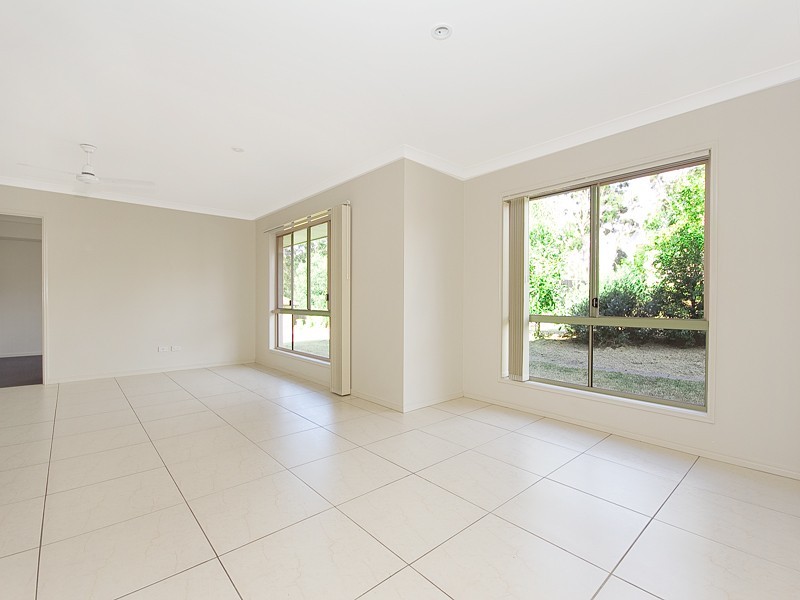 9 Tewantin Way, Waterford QLD 4133