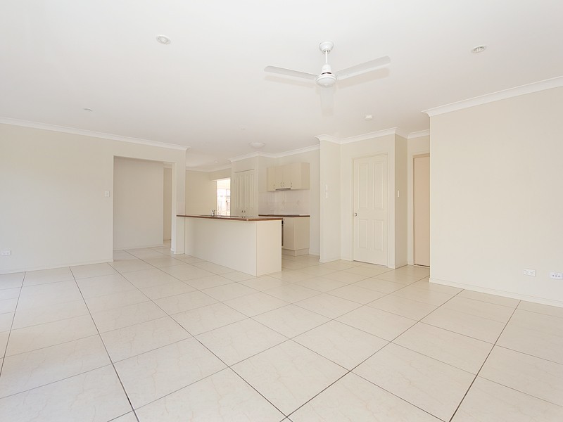9 Tewantin Way, Waterford QLD 4133
