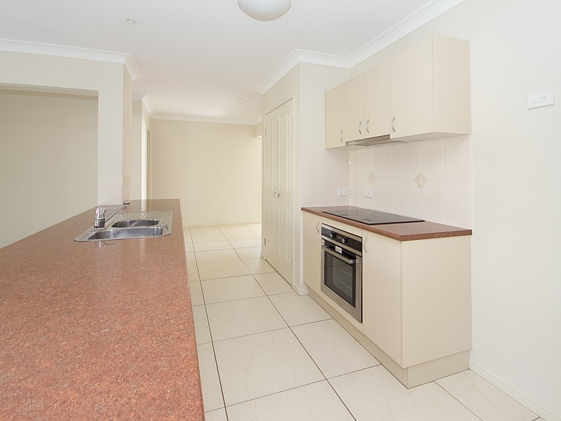 9 Tewantin Way, Waterford QLD 4133