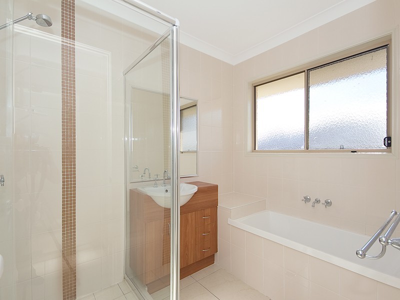 9 Tewantin Way, Waterford QLD 4133