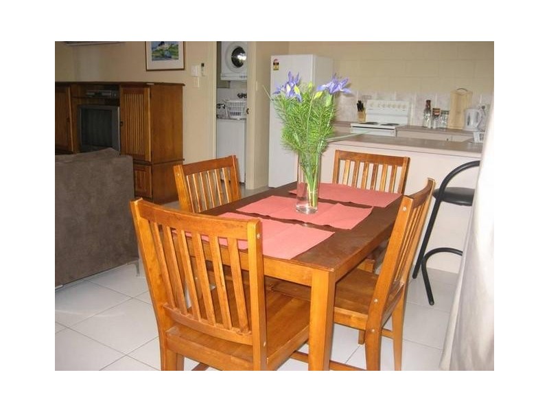 2/17 Rose Street, North Ward QLD 4810