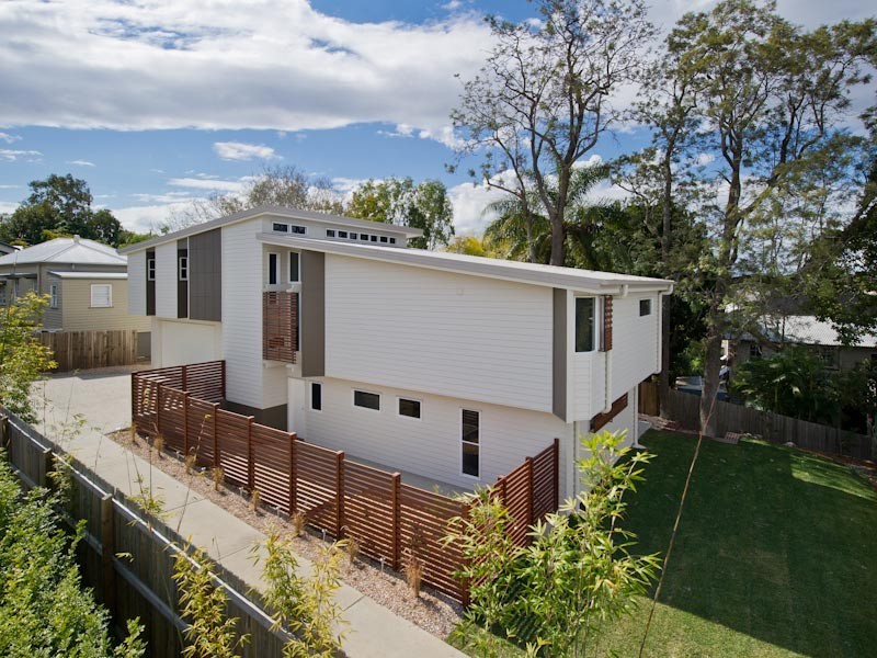 12 Thurlow St, Newmarket QLD 4051