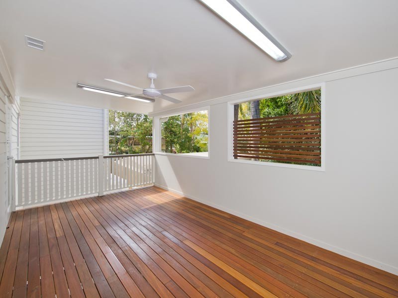 12 Thurlow St, Newmarket QLD 4051