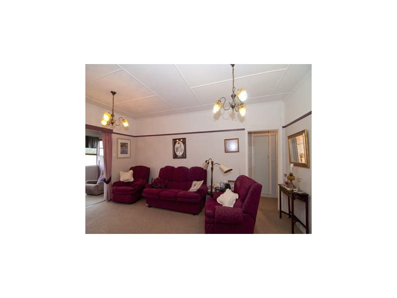 11 Minnis Street, Eastern Heights QLD 4305